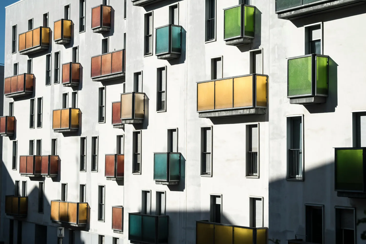 Creative Organizing Techniques for Urban Apartments with Limited Space