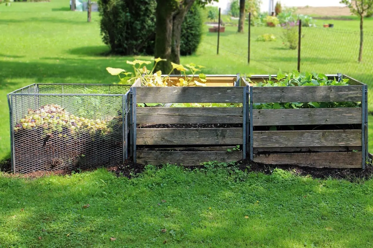 Transform Your Waste into Gold: Constructing a Simple Compost Bin